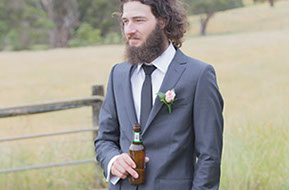 Best man and beer © Erika's Way Photography